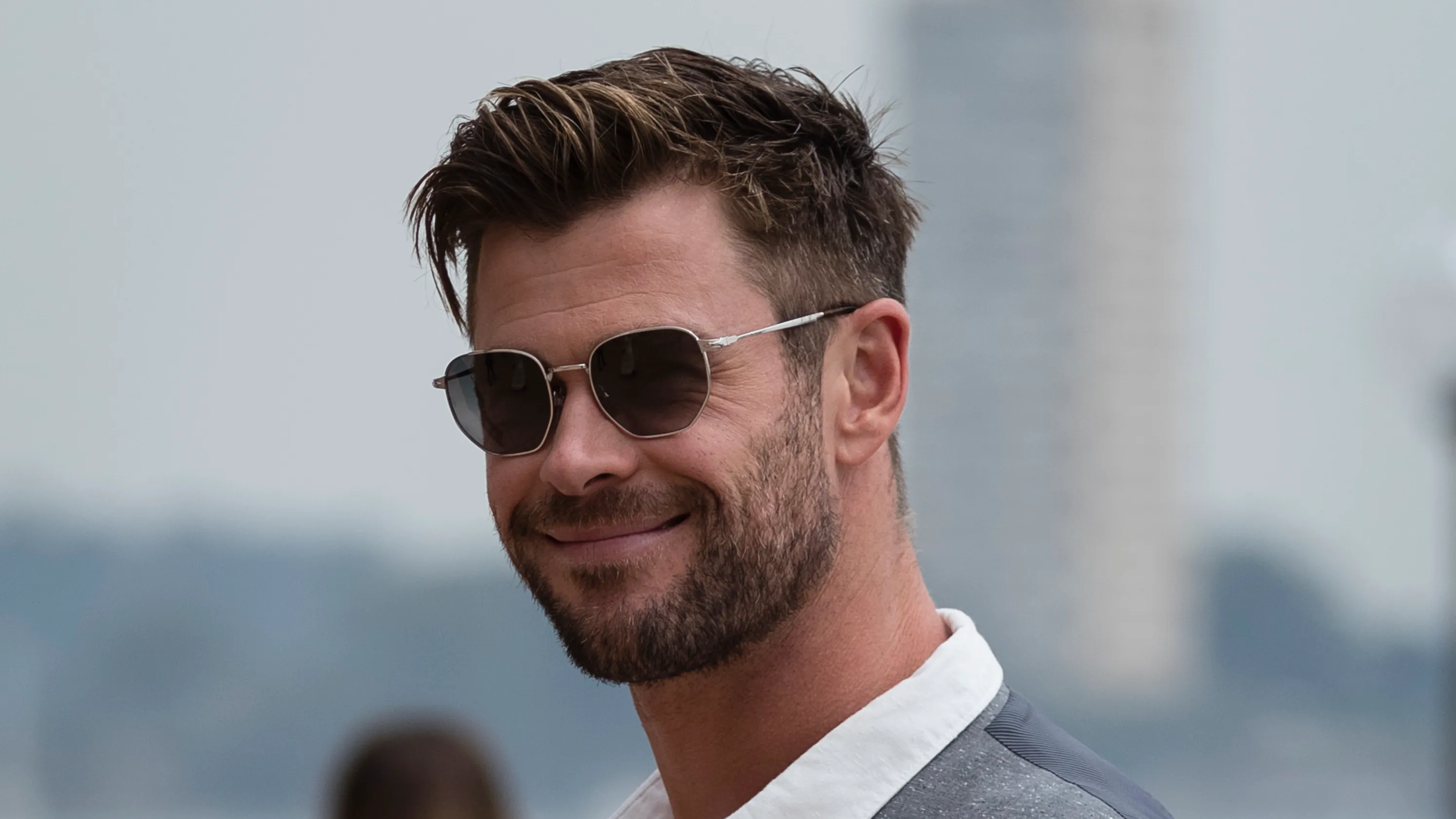 chris hemsworth haircut